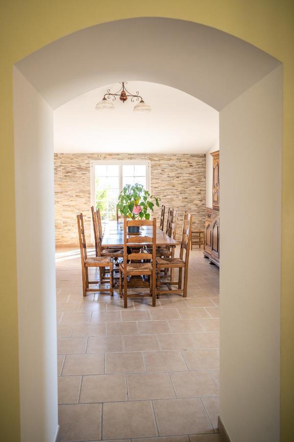 וזון-לה-רומיין Gite "La Sainte-Croix", Traditional Provencal House For 8 People, Private Swimming-Pool, Air-Conditioner, Beautiful Scenery מראה חיצוני תמונה